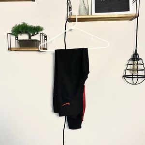 Nike - Black and Red legged Leggings